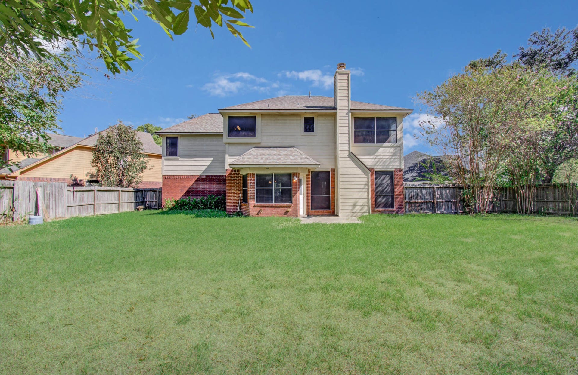 10003 Briarpark Trail Lane, Houston, TX 77064 Room to roam! Expansive backyard offers an incredible amount of green space for outdoor entertaining, recreation or simply enjoying the peaceful surroundings.