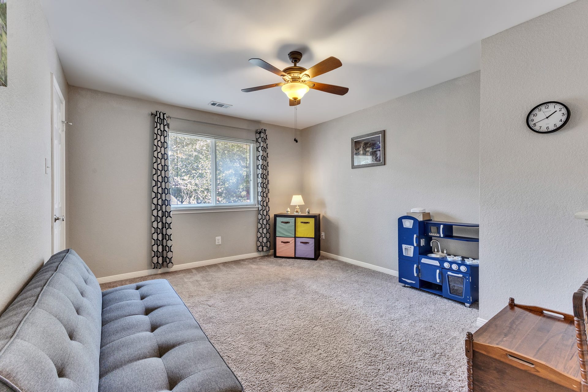2922 Calendar Lake Drive, Missouri City, TX 77459 Upstairs loft/ game room area