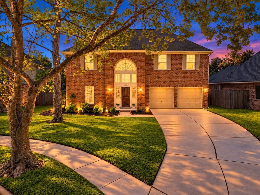 Property photo for 2922 Calendar Lake Drive, Missouri City, TX