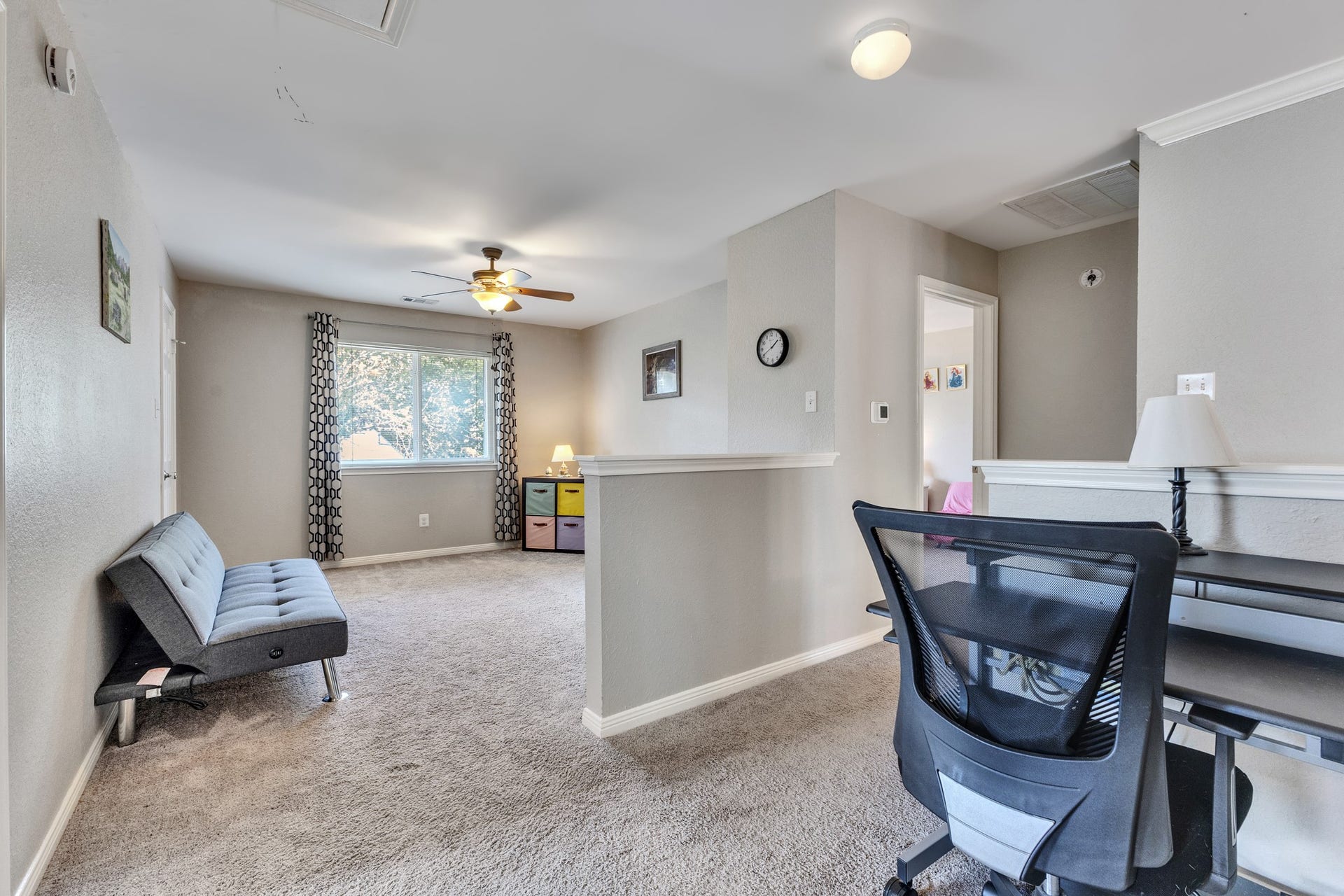 2922 Calendar Lake Drive, Missouri City, TX 77459 Upstairs loft areas with homework niche