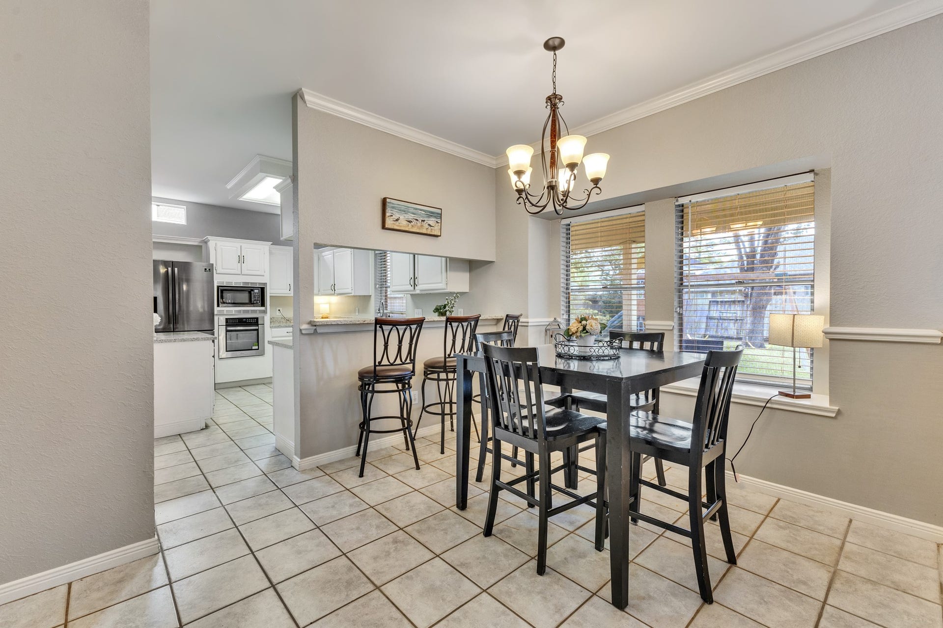 2922 Calendar Lake Drive, Missouri City, TX 77459 Another view of the breakfast nook. Windows with views of the backyard