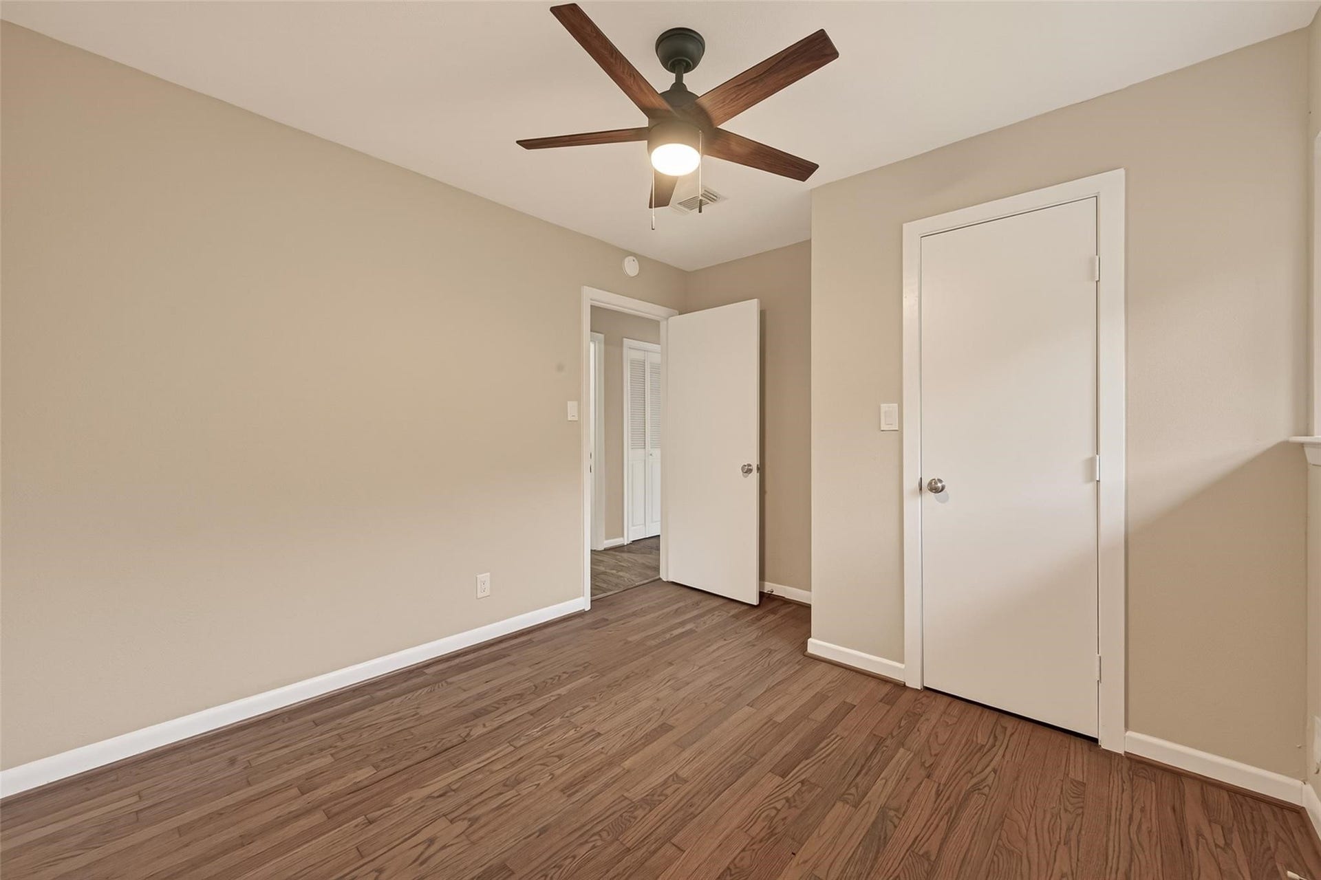 11206 Huggins Drive, Houston, TX 77035 11206 Huggins Drive, Houston, TX 77035