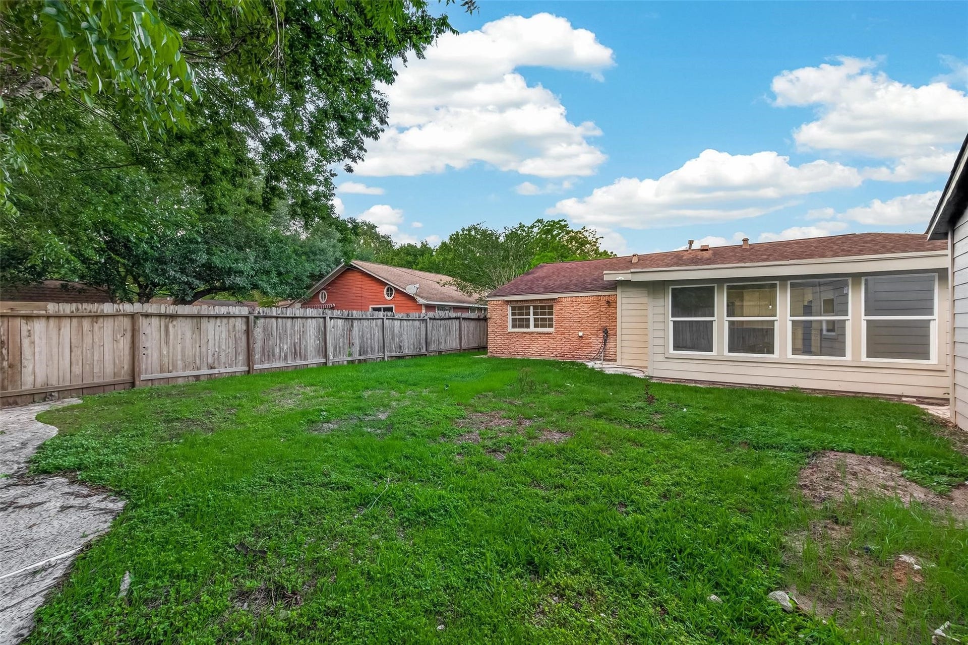 11206 Huggins Drive, Houston, TX 77035 11206 Huggins Drive, Houston, TX 77035