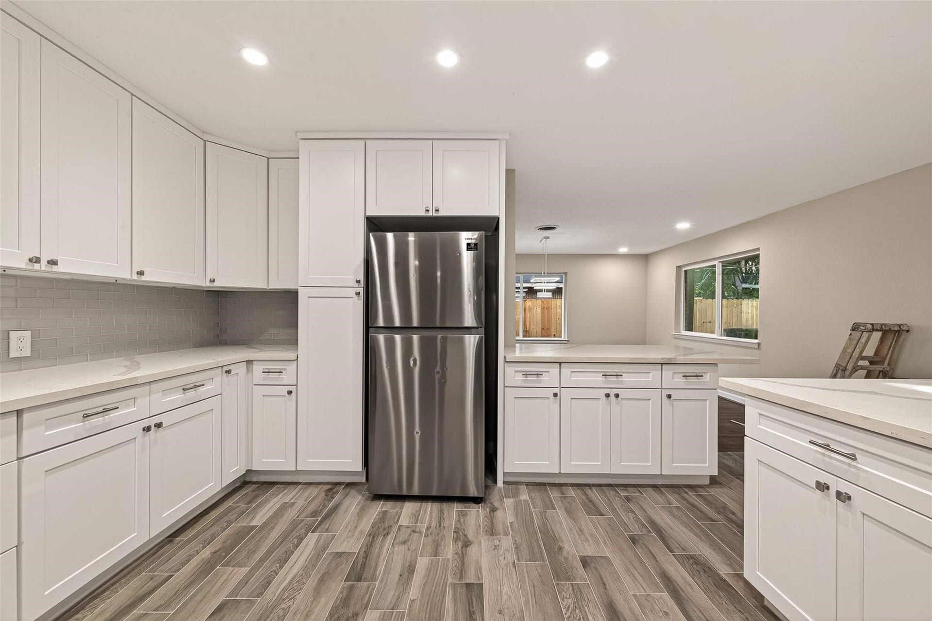 11206 Huggins Drive, Houston, TX 77035 11206 Huggins Drive, Houston, TX 77035