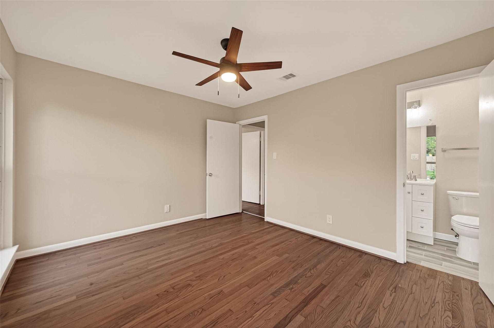 11206 Huggins Drive, Houston, TX 77035 11206 Huggins Drive, Houston, TX 77035