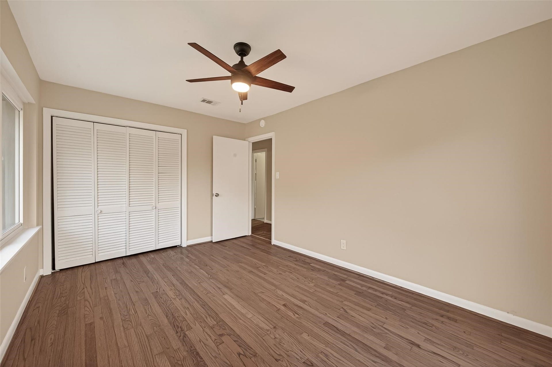 11206 Huggins Drive, Houston, TX 77035 11206 Huggins Drive, Houston, TX 77035