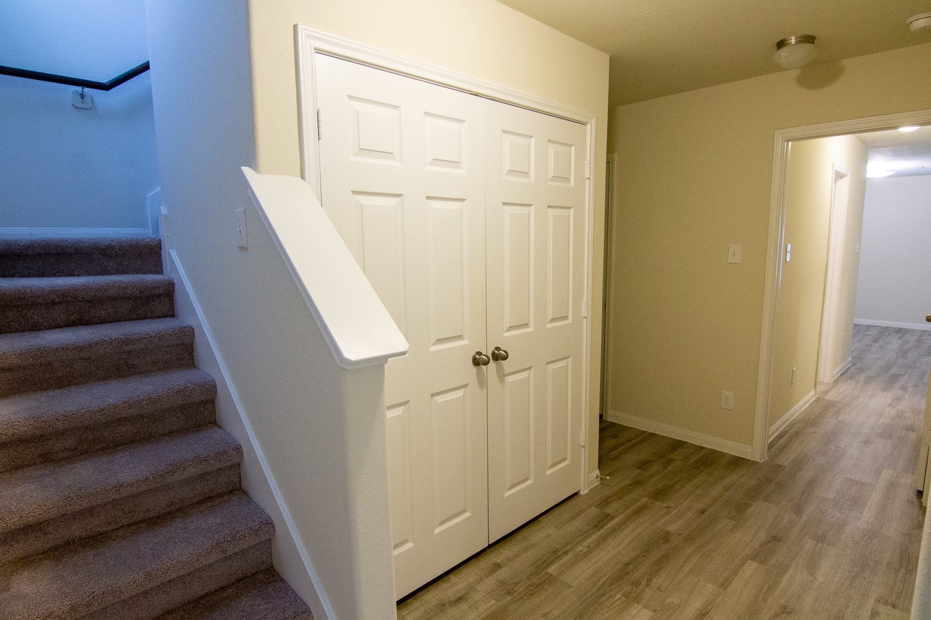 11938 Munich Drive, Houston, TX 77044 Photos may be representative of the floor plan and not the exact home. Finishes, layout, and features of the actual property for lease may vary.