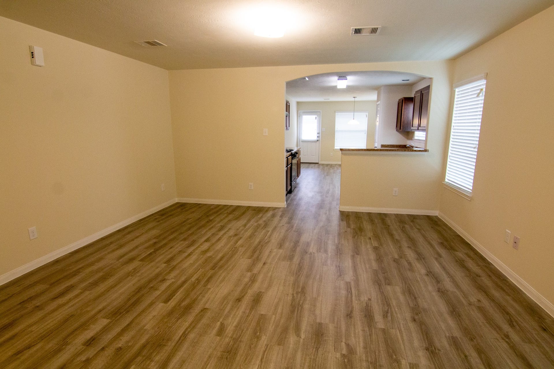 11938 Munich Drive, Houston, TX 77044 Photos may be representative of the floor plan and not the exact home. Finishes, layout, and features of the actual property for lease may vary.