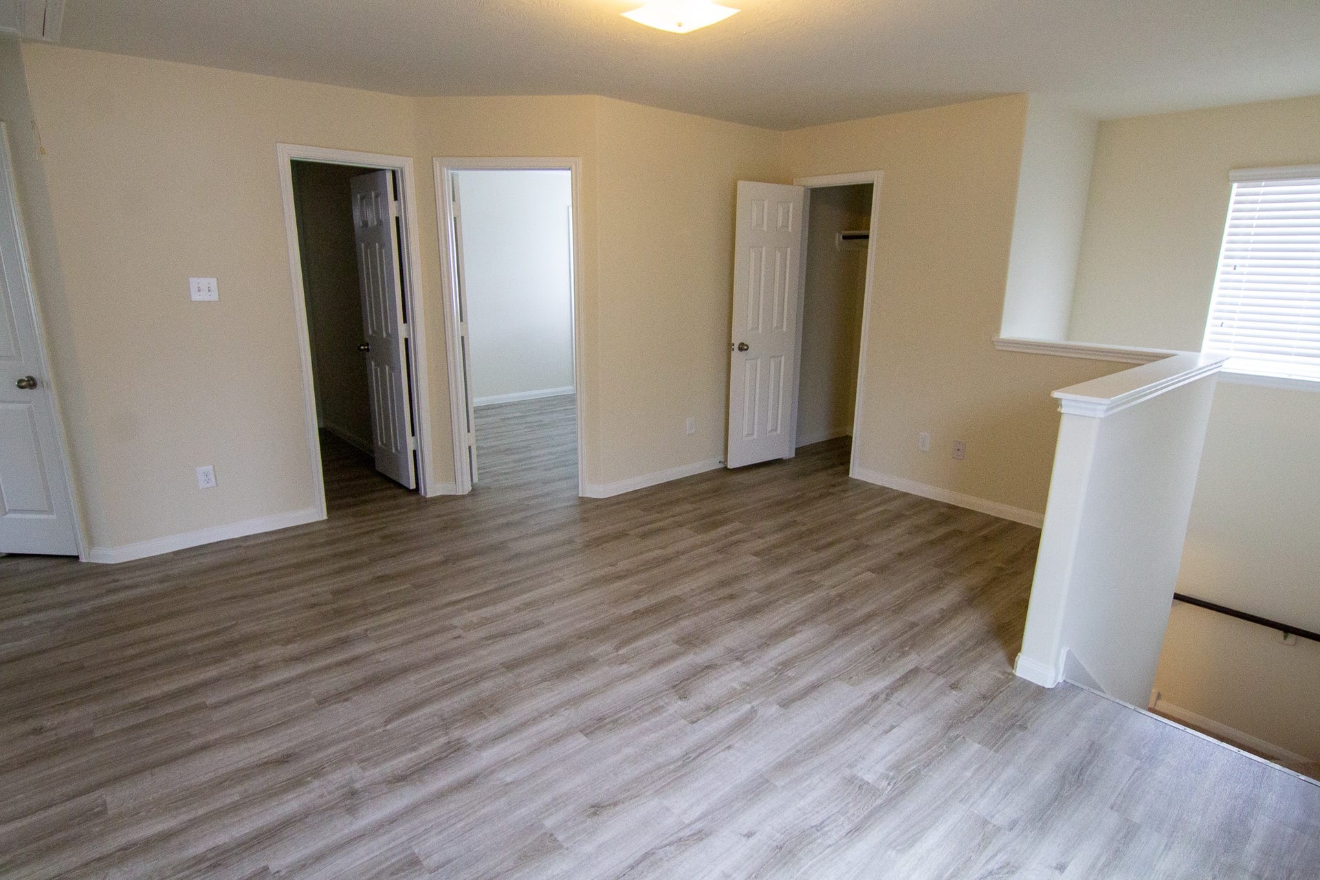 11938 Munich Drive, Houston, TX 77044 Photos may be representative of the floor plan and not the exact home. Finishes, layout, and features of the actual property for lease may vary.