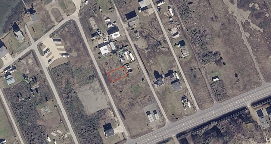Property photo for 1201 Rollover Circle, Gilchrist, TX