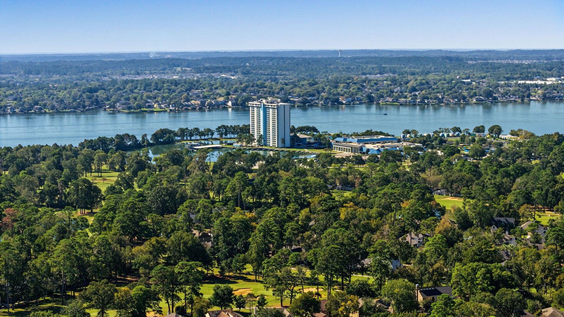 13614 STEAMBOAT SPRINGS, Montgomery, TX 77356 Just minutes from the famous Margaritaville Lake Resort on Lake Conroe! Enjoy nearby waterfront dining, entertainment, and the ultimate lakeside vacation atmosphere, all close to home!