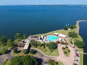 13614 STEAMBOAT SPRINGS, Montgomery, TX 77356 Enjoy Walden's resort-style lifestyle with community pools, tennis, fitness facilities, dining, and recreational opportunities.