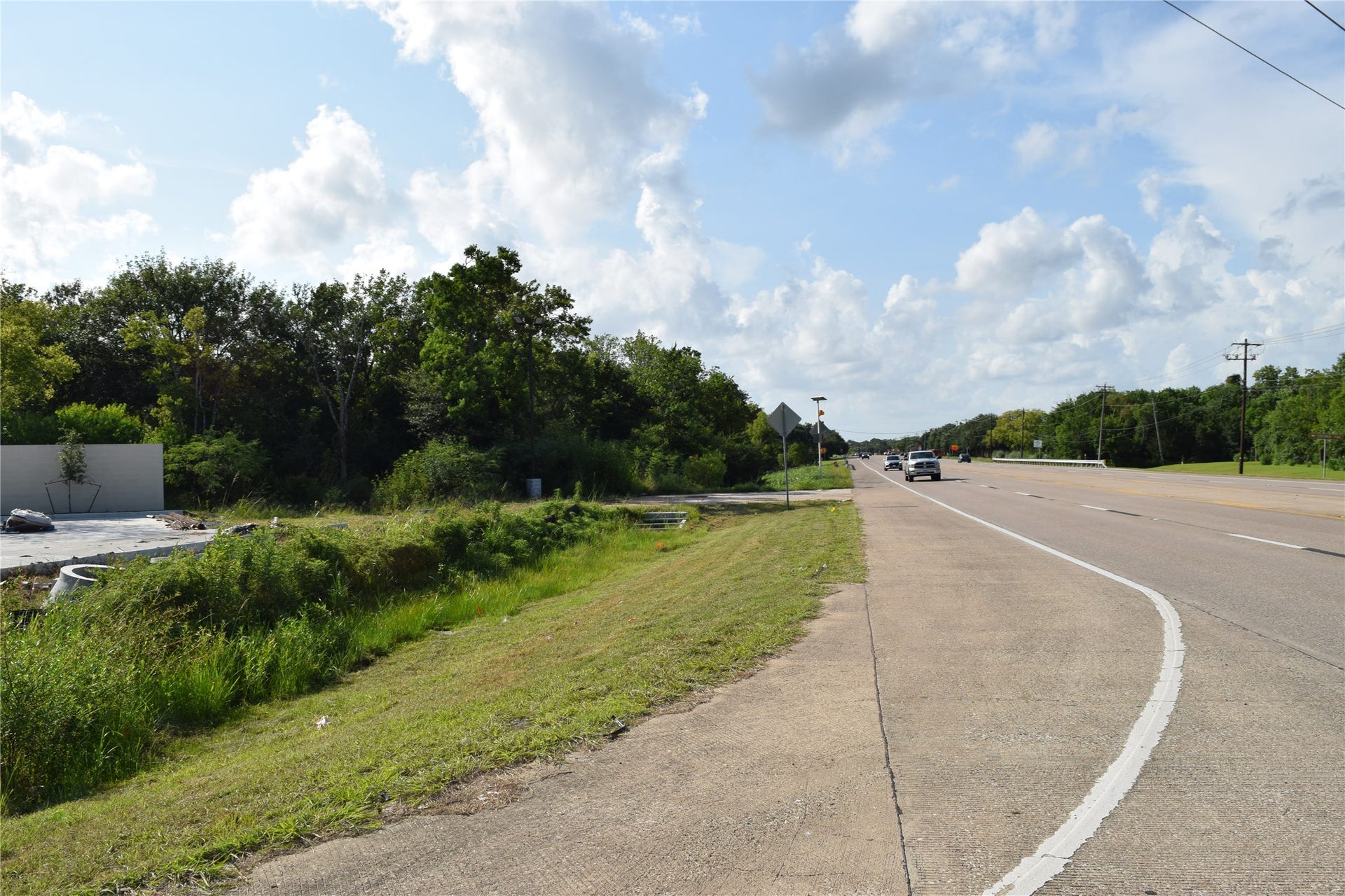 2304 Old Road, Friendswood, TX 77546 Friendswood Drive looking West