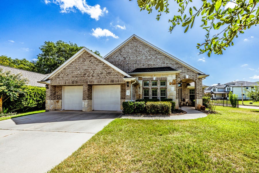 Property photo for 94 La Costa Drive, Montgomery, TX