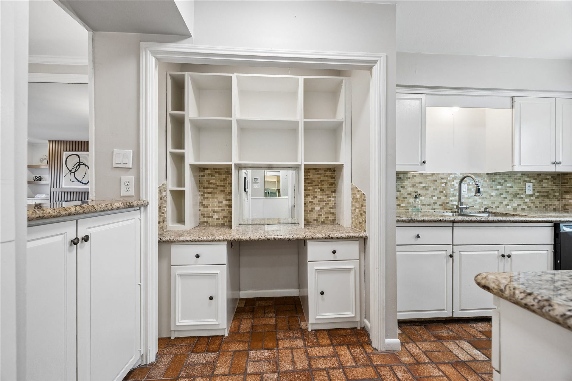 1451 Fountain View Drive, #6, Houston, TX 77057 1451 Fountain View Drive, #6, Houston, TX 77057