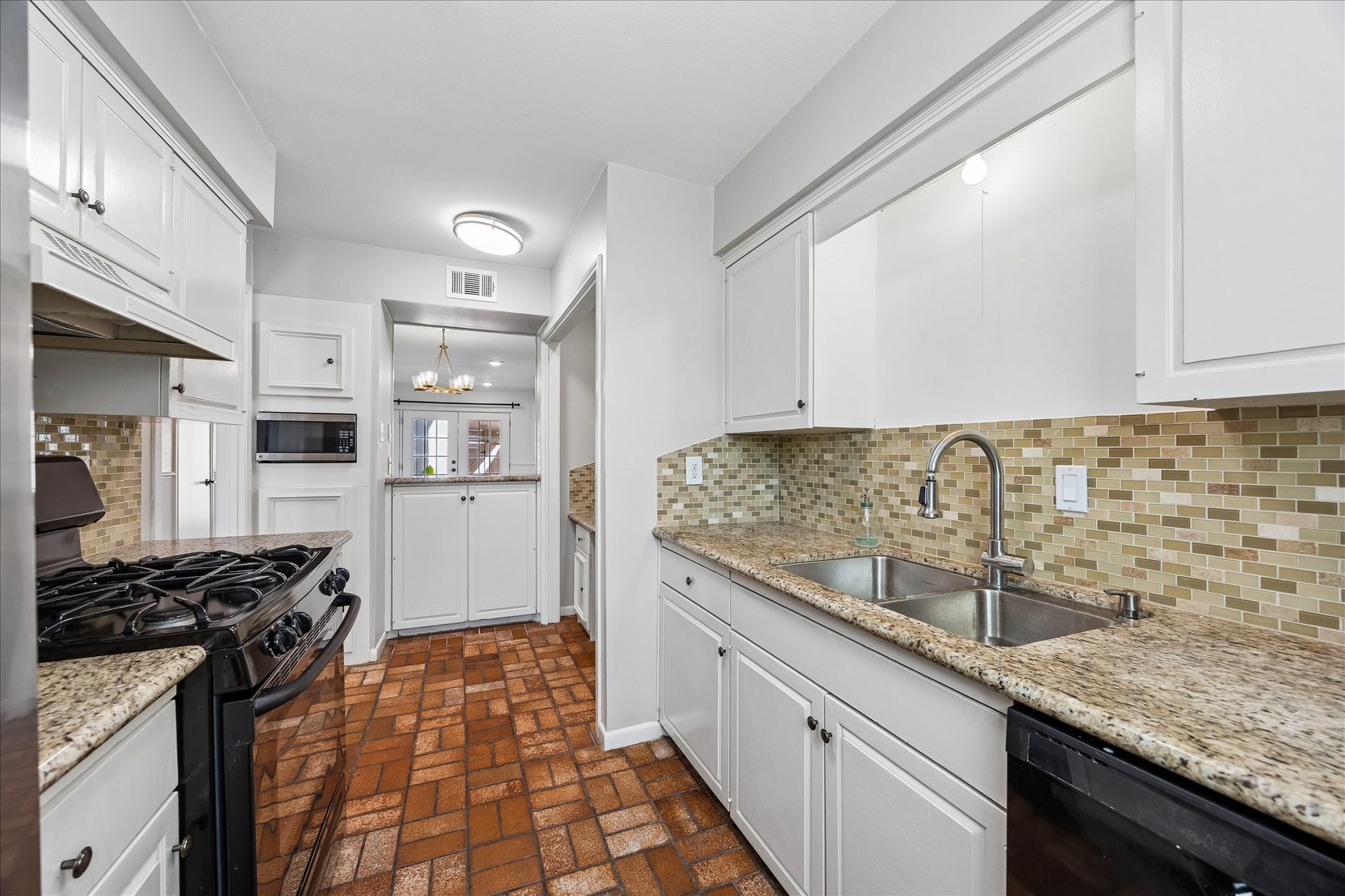 1451 Fountain View Drive, #6, Houston, TX 77057 1451 Fountain View Drive, #6, Houston, TX 77057