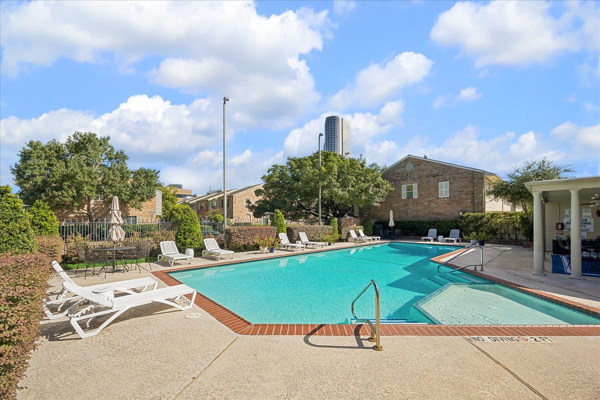 1451 Fountain View Drive, #6, Houston, TX 77057 1451 Fountain View Drive, #6, Houston, TX 77057