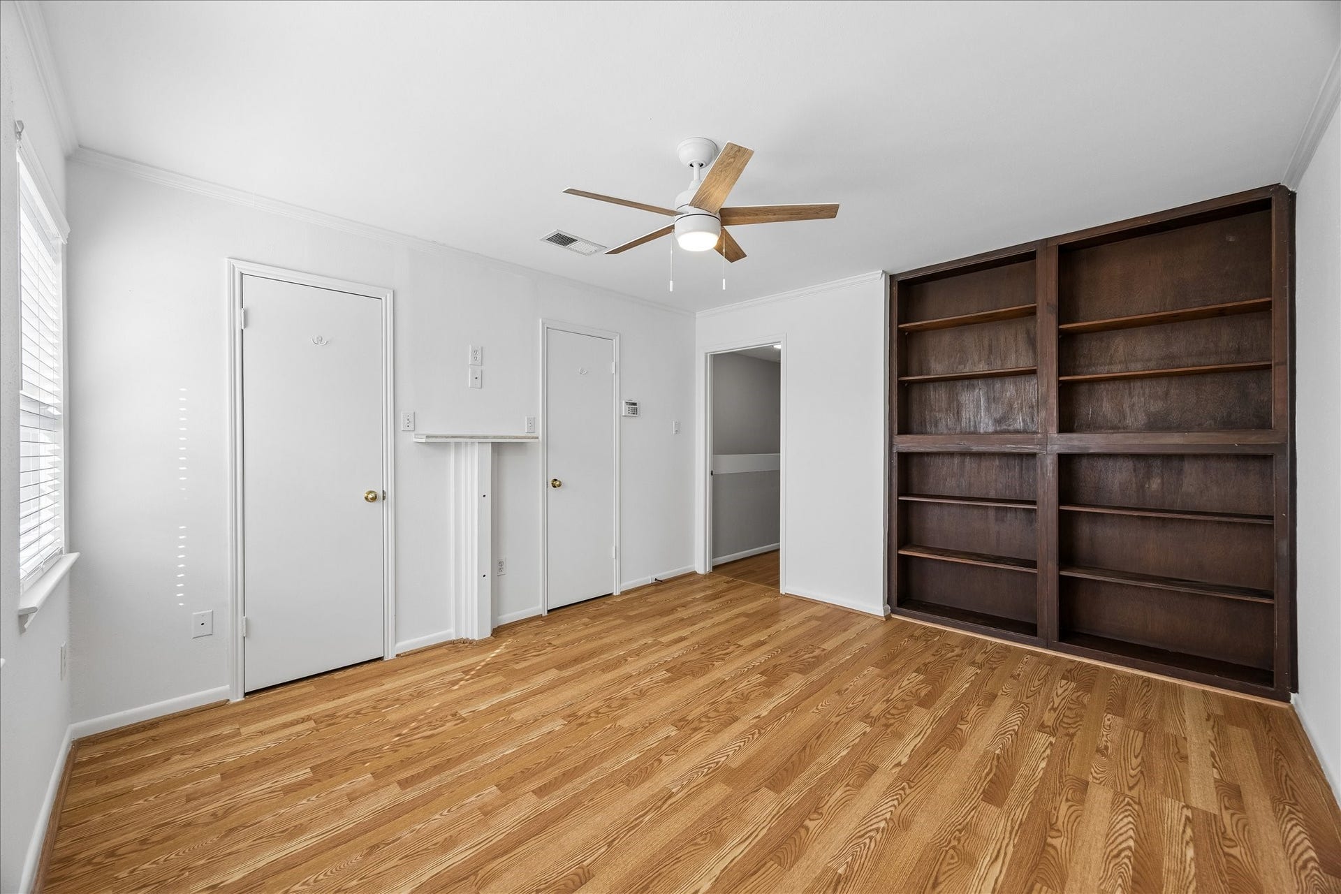 1451 Fountain View Drive, #6, Houston, TX 77057 1451 Fountain View Drive, #6, Houston, TX 77057