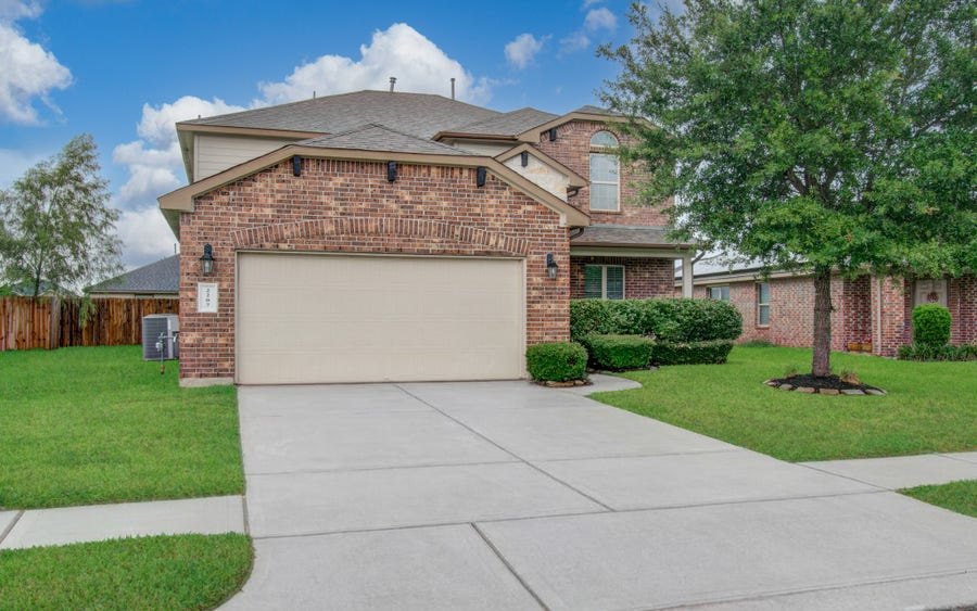 Property photo for 2207 Manchester Crossing Drive, Fresno, TX