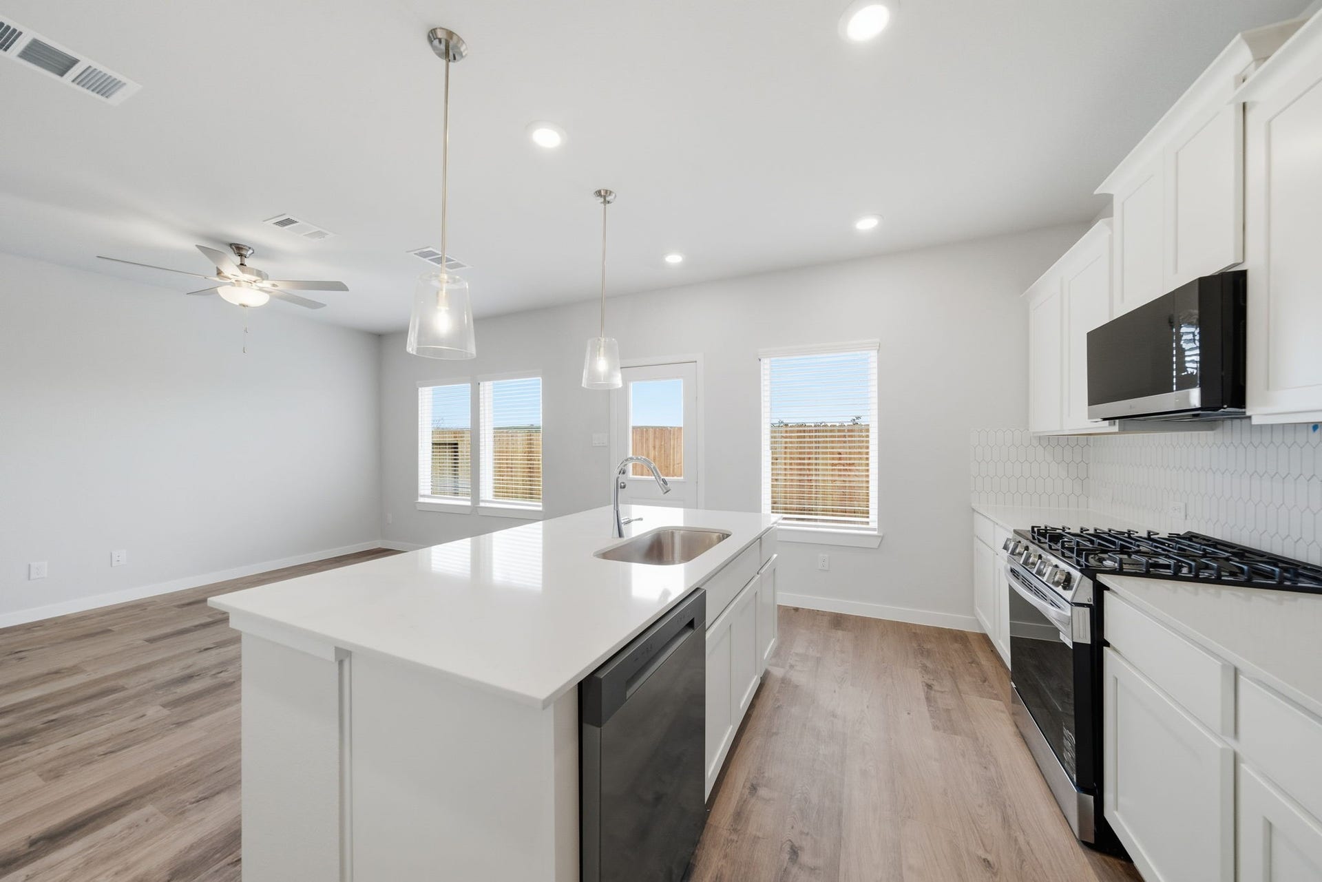 11417 Velvet Field Drive, Houston, TX 77047 11417 Velvet Field Drive, Houston, TX 77047
