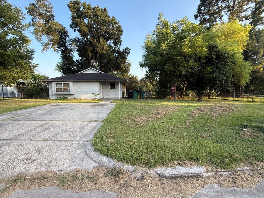 Property photo for 9318 Sterlingshire Street, Houston, TX
