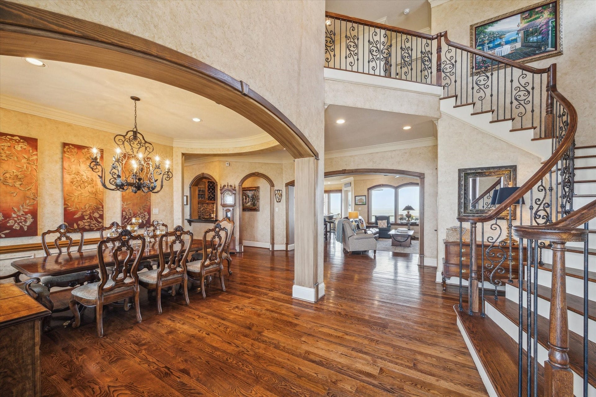 9 Happy Jack, Hitchcock, TX 77563 An inviting entrance with a warm embrace opens to walls of windows with instant views of the bay. Home includes 8 triple lock, high impact exterior Neuma doors