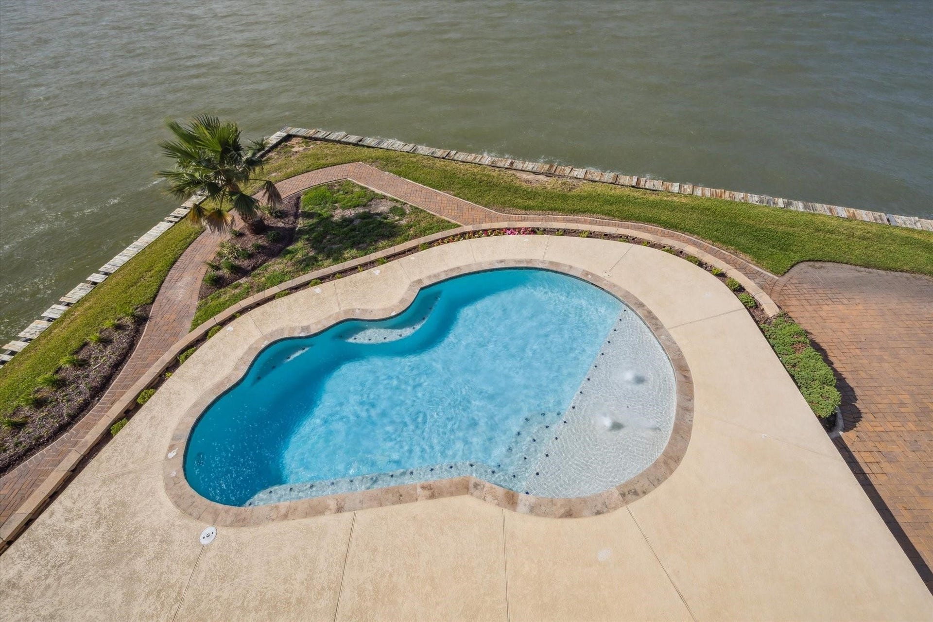 9 Happy Jack, Hitchcock, TX 77563 The Flamingo Isles MUD District owns and maintains the bulkhead as well as the dredging of the canals. This home is second on the upcoming list for repairs. Please contact listing agent for the Flamingo Isles MUD website