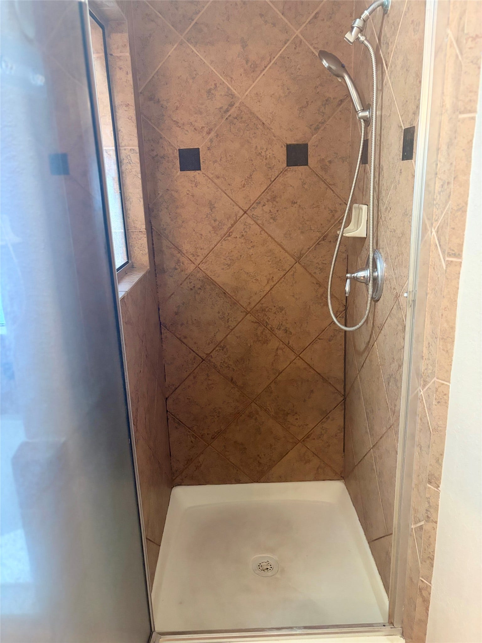 1230 Martinez Court, Friendswood, TX 77546 Step in tiled shower
