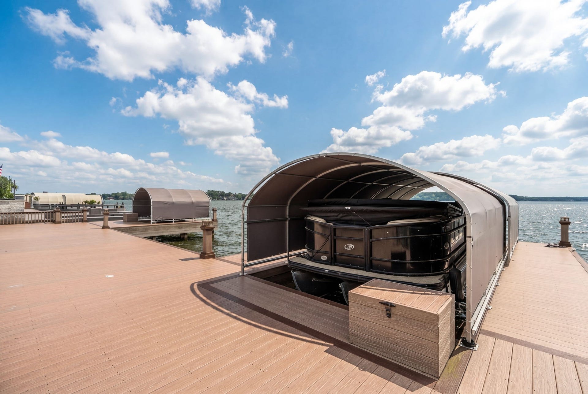 TREX DECK/STEEL BULKHEAD