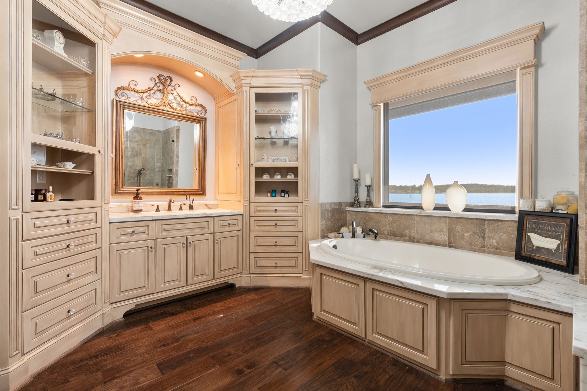 HER ENSUITE BATH