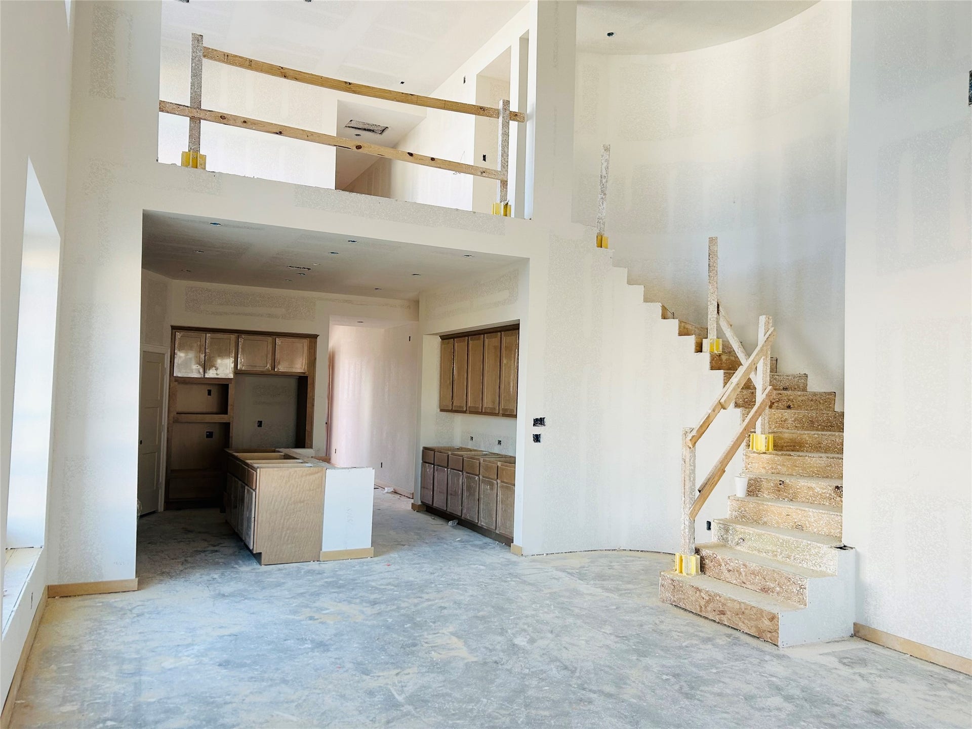 17923 Pathway Forest Lane, Webster, TX 77598 Can you envision the warm memories to be made up in here!