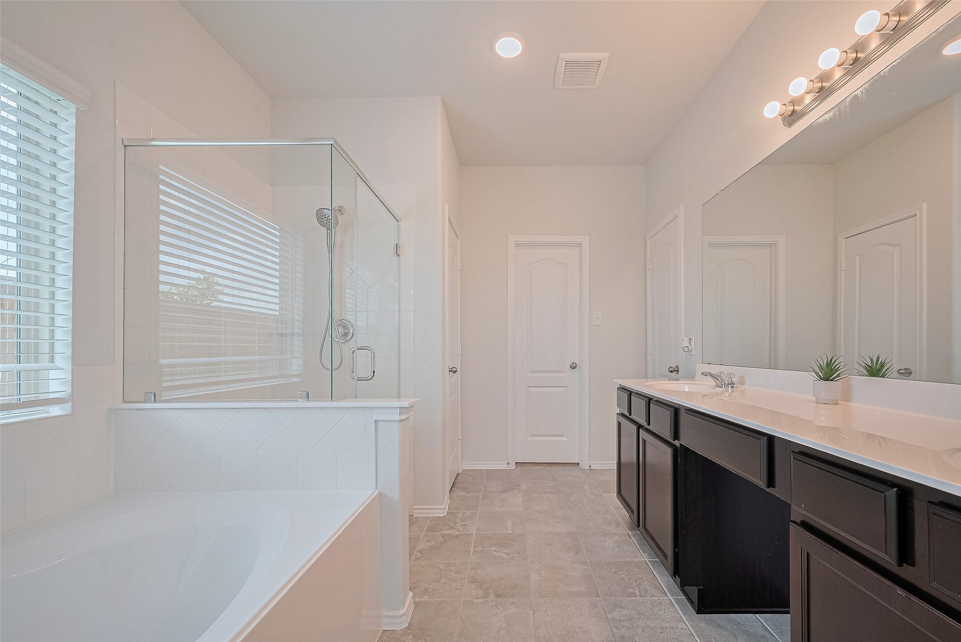 8211 Red Shiner Way, Fulshear, TX 77441 Master Beathroom