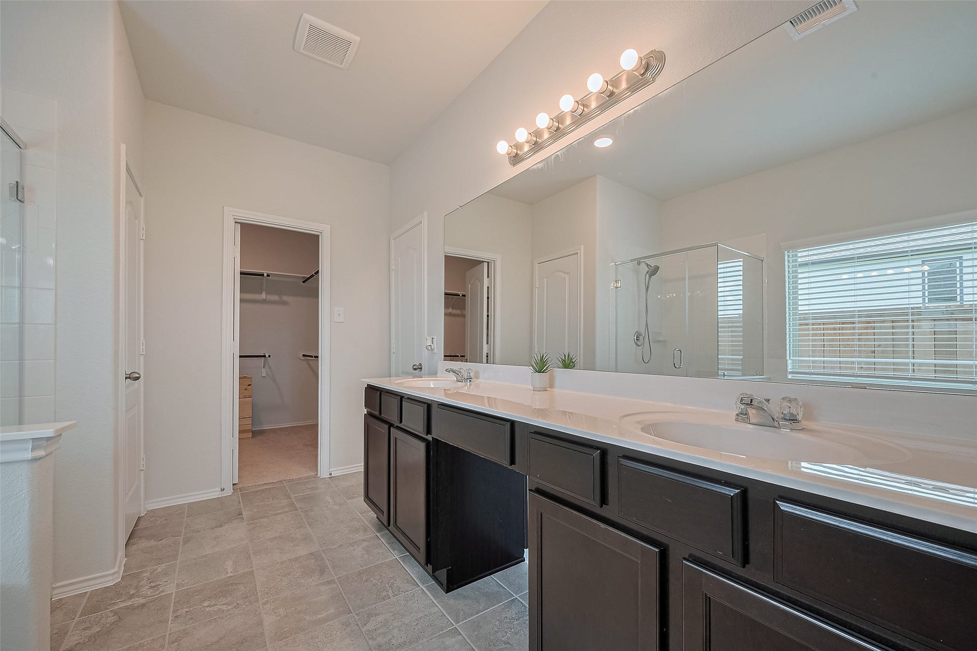 8211 Red Shiner Way, Fulshear, TX 77441 Master Beathroom