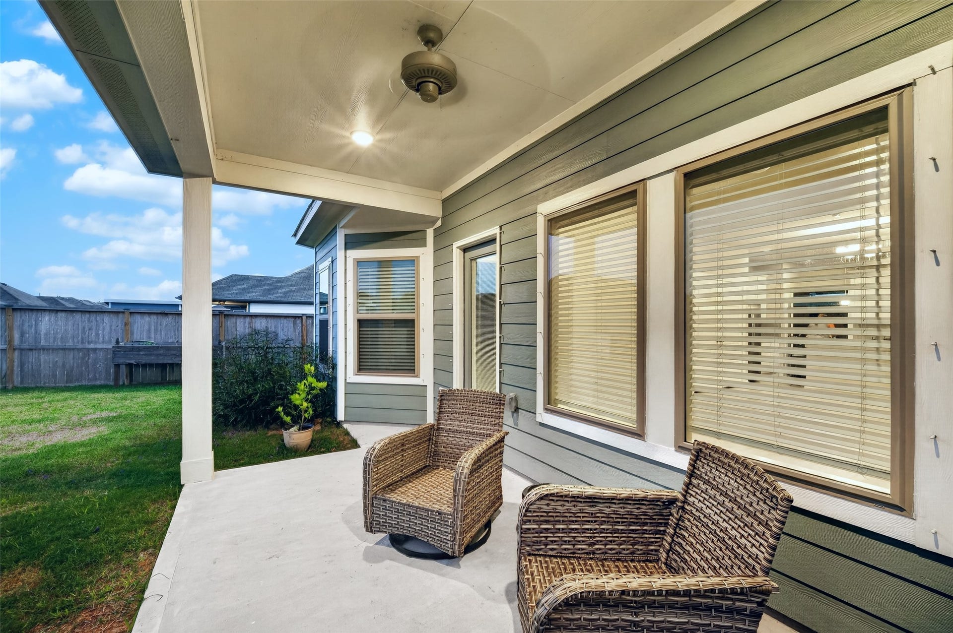 26300 Astral Way, La Marque, TX 77568 26300 Astral Way, La Marque, TX 77568