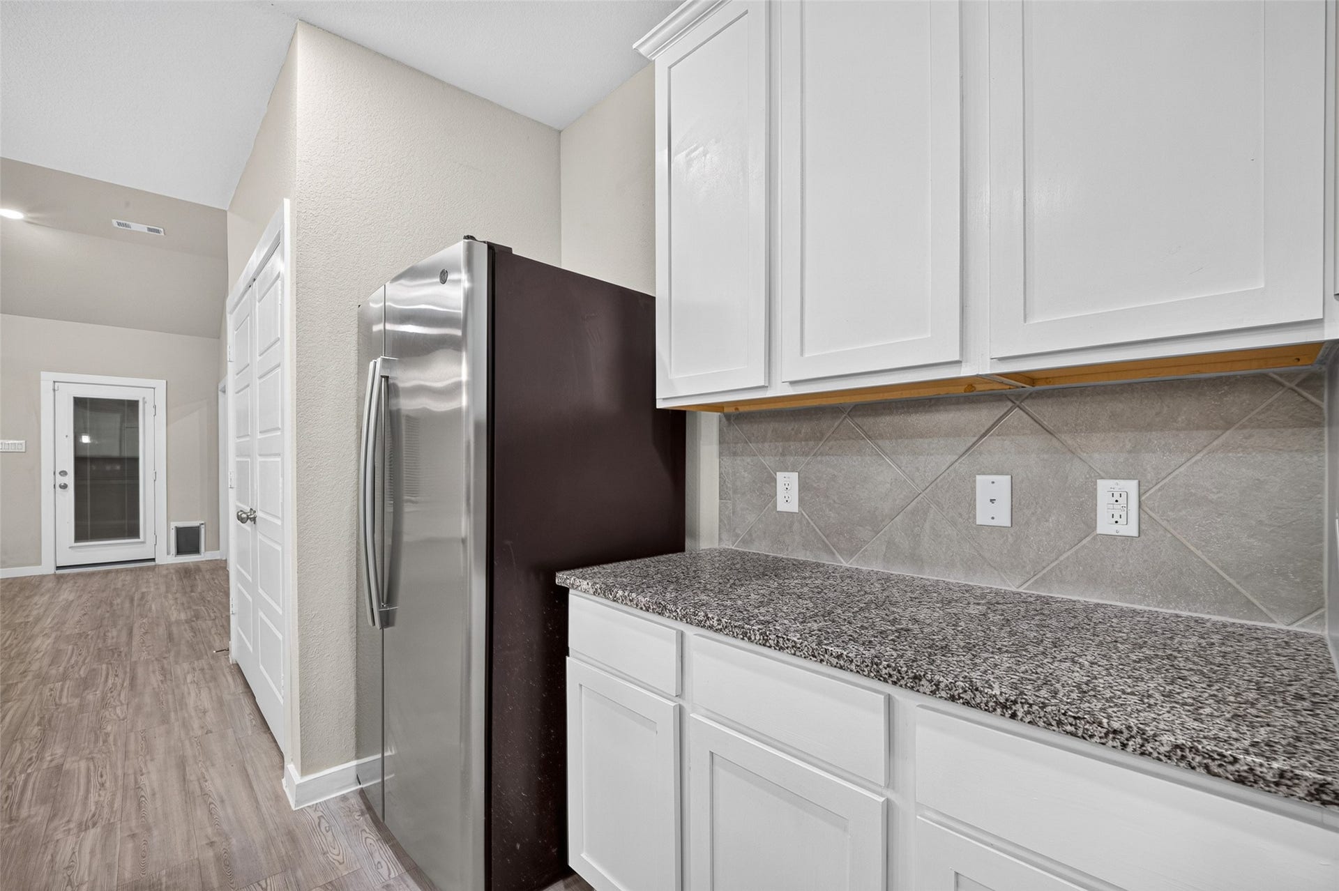 26300 Astral Way, La Marque, TX 77568 26300 Astral Way, La Marque, TX 77568