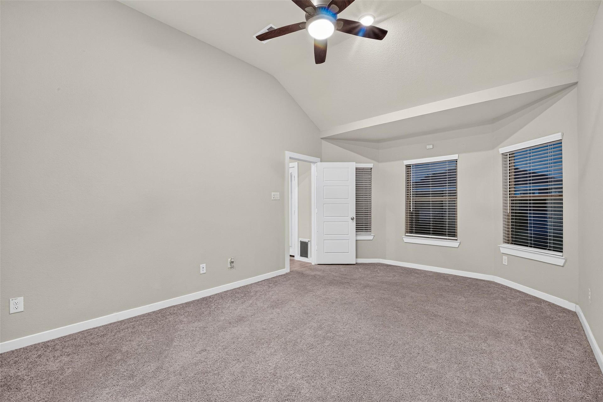 26300 Astral Way, La Marque, TX 77568 26300 Astral Way, La Marque, TX 77568