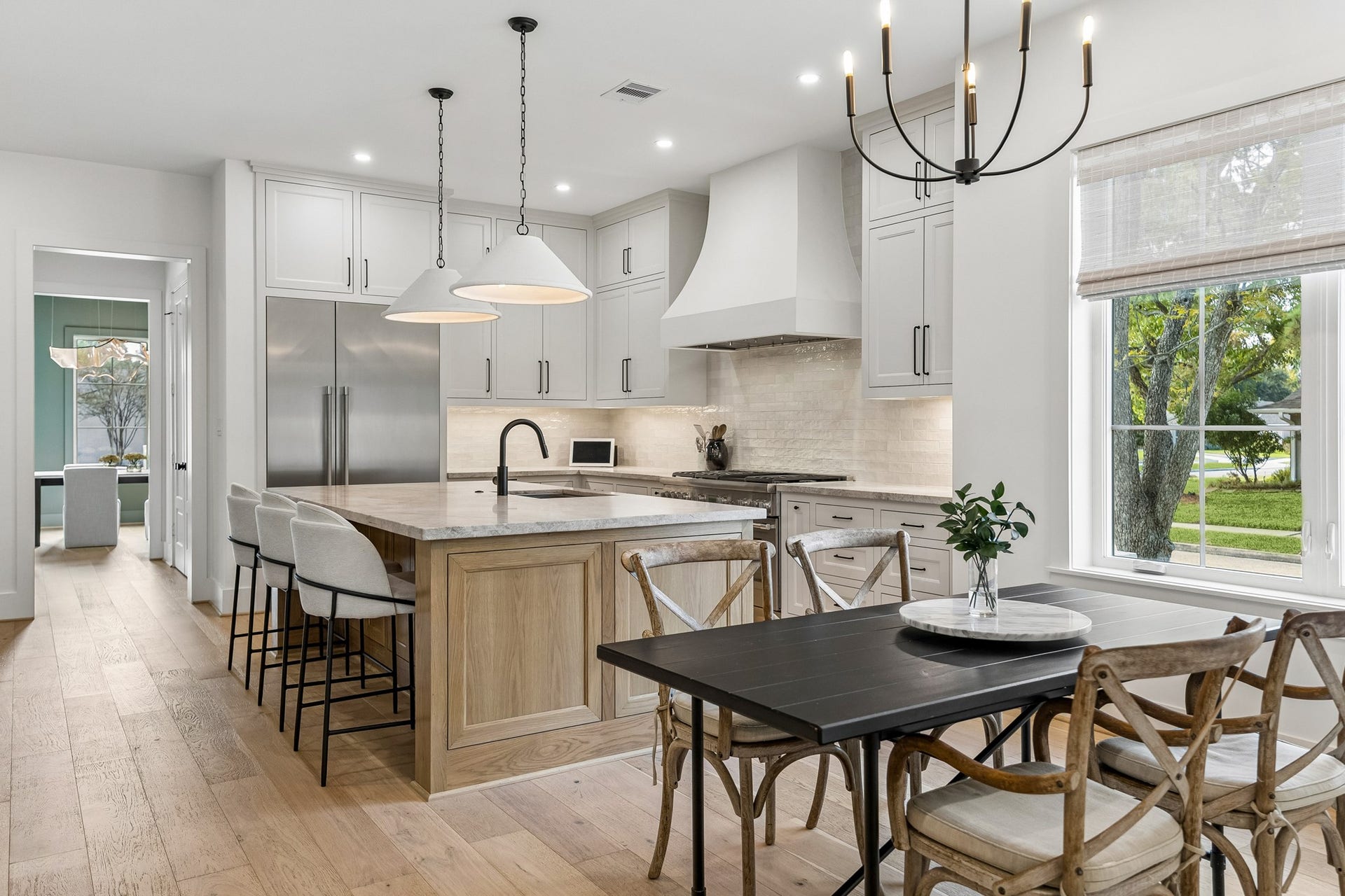 1030 Chamboard Lane, Houston, TX 77018