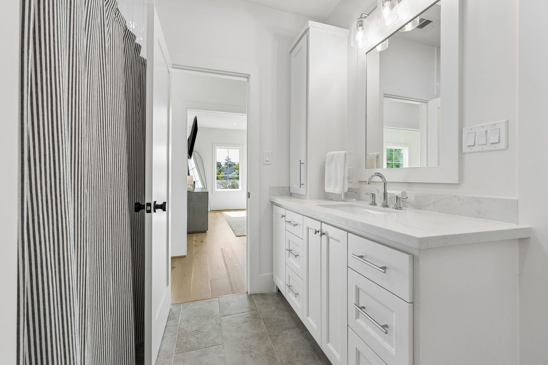 1030 Chamboard Lane, Houston, TX 77018