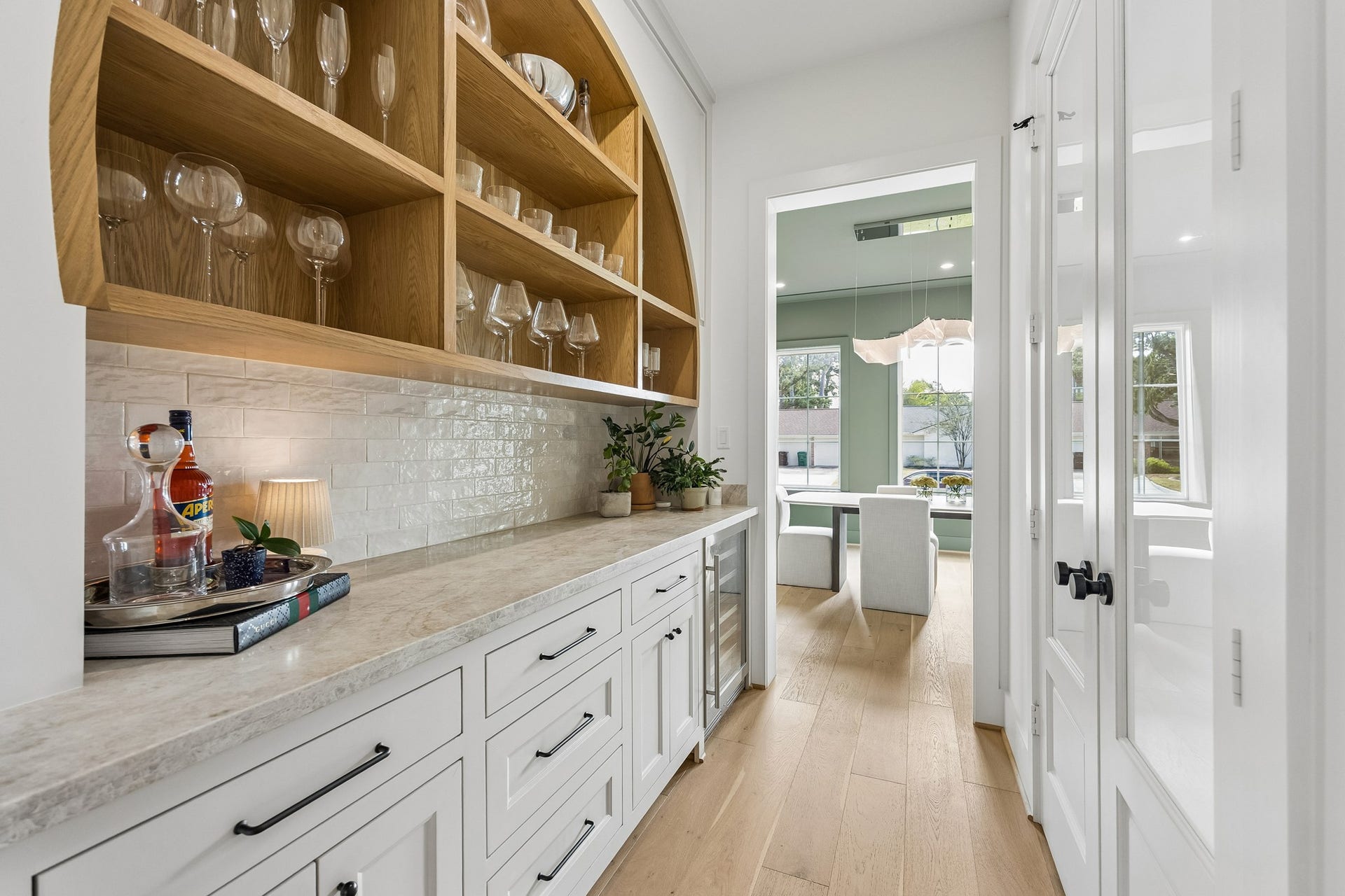 1030 Chamboard Lane, Houston, TX 77018