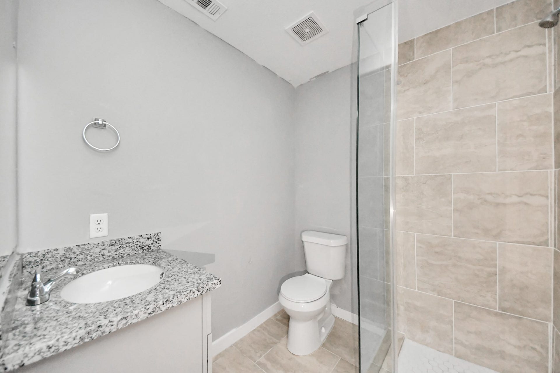 8125 Eastover Street, #B, Houston, TX 77028 8125 Eastover Street, #B, Houston, TX 77028