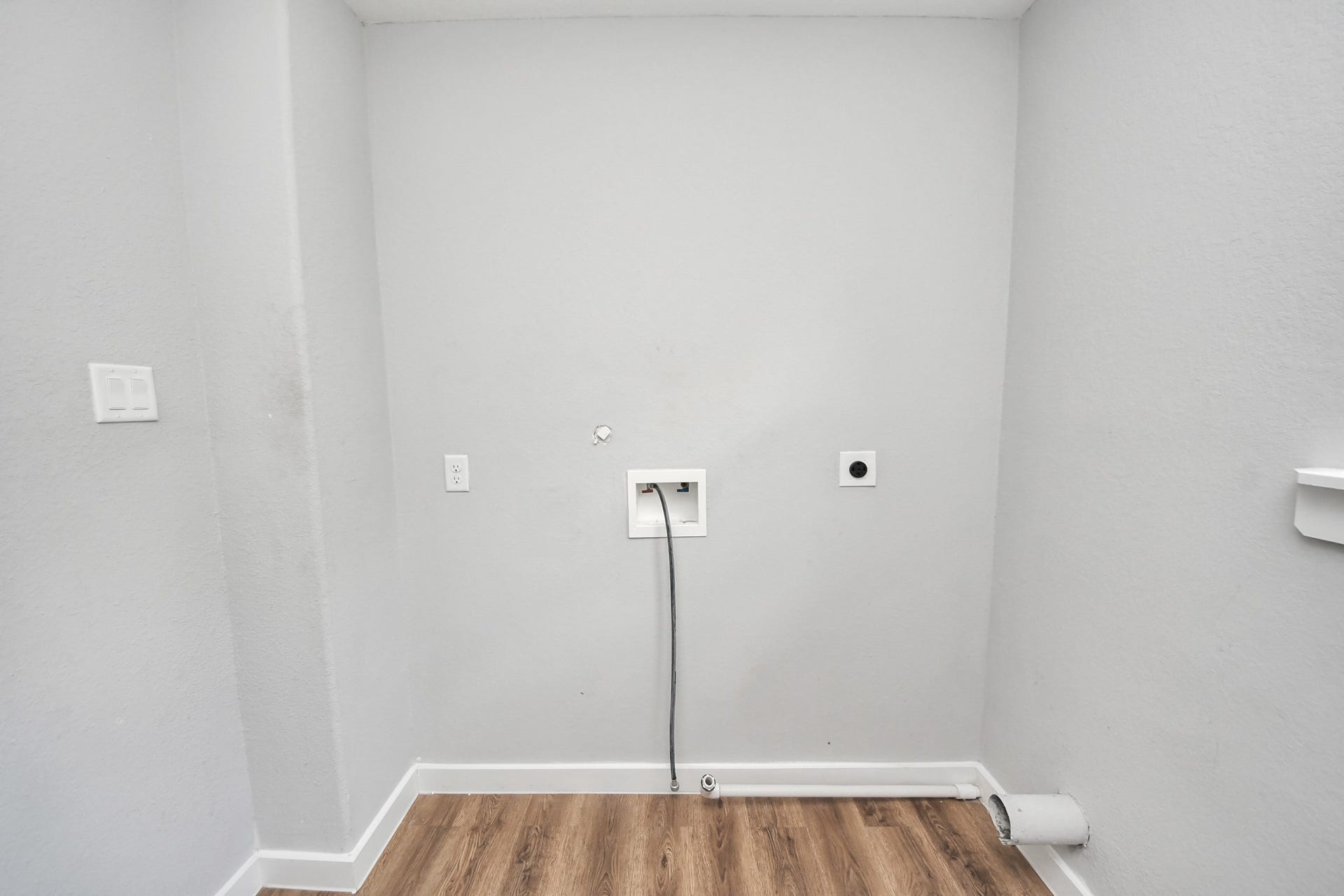 8125 Eastover Street, #B, Houston, TX 77028 Laundry room