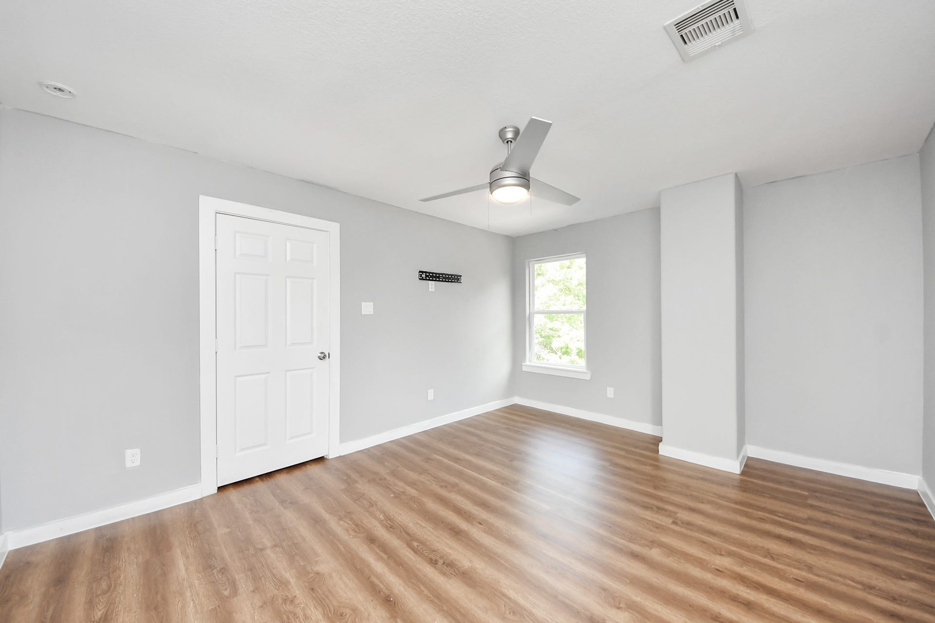 8125 Eastover Street, #B, Houston, TX 77028 8125 Eastover Street, #B, Houston, TX 77028