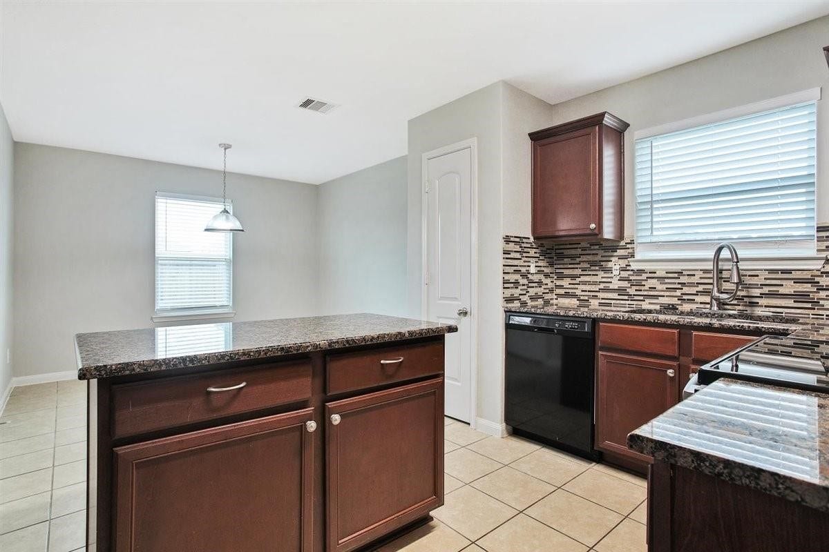 104 Indigo Brush Drive, La Marque, TX 77568 104 Indigo Brush Drive, La Marque, TX 77568