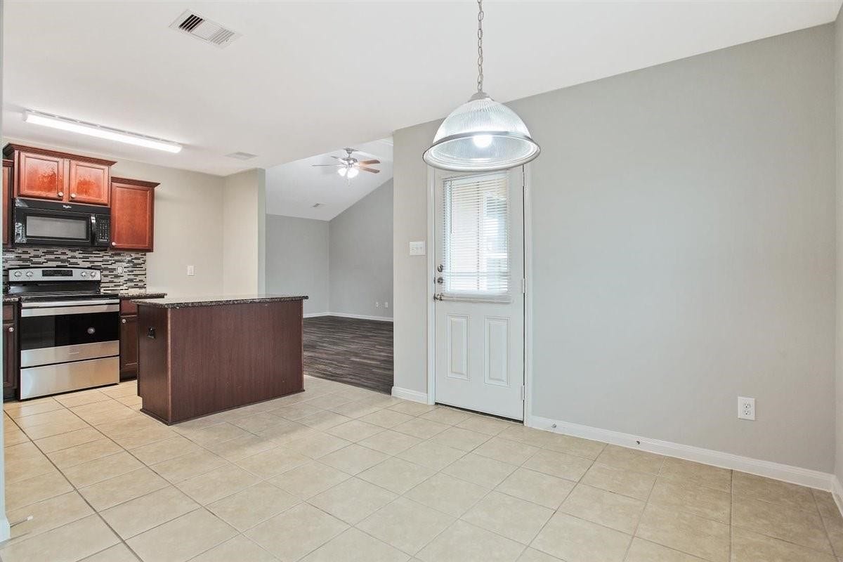 104 Indigo Brush Drive, La Marque, TX 77568 104 Indigo Brush Drive, La Marque, TX 77568