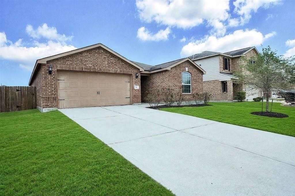 104 Indigo Brush Drive, La Marque, TX 77568 104 Indigo Brush Drive, La Marque, TX 77568