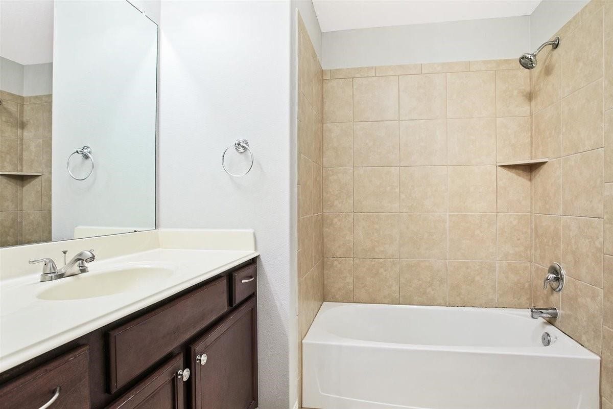 104 Indigo Brush Drive, La Marque, TX 77568 104 Indigo Brush Drive, La Marque, TX 77568