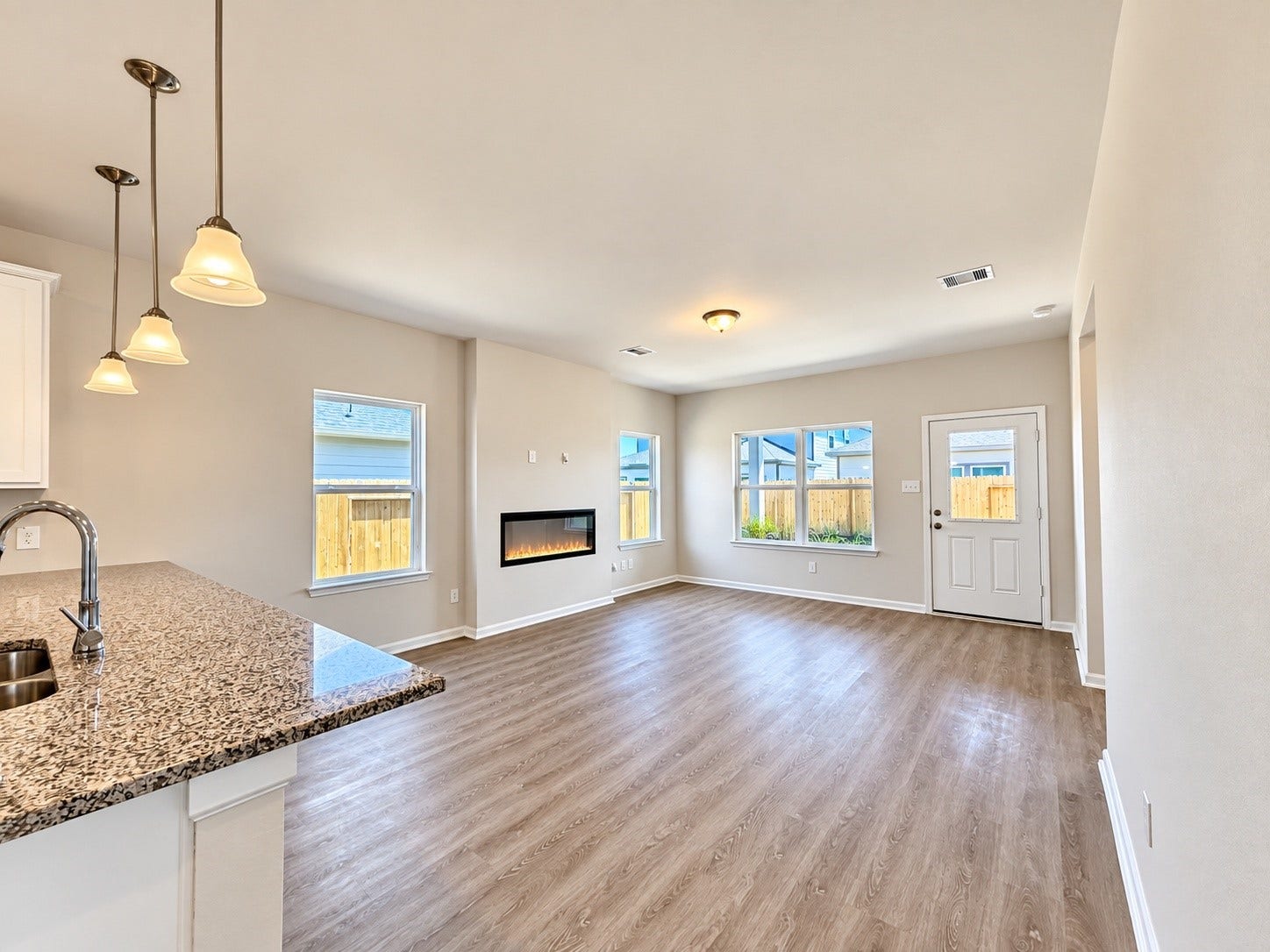 623 Woodhaven Lakes Drive, La Marque, TX 77568 623 Woodhaven Lakes Drive, La Marque, TX 77568