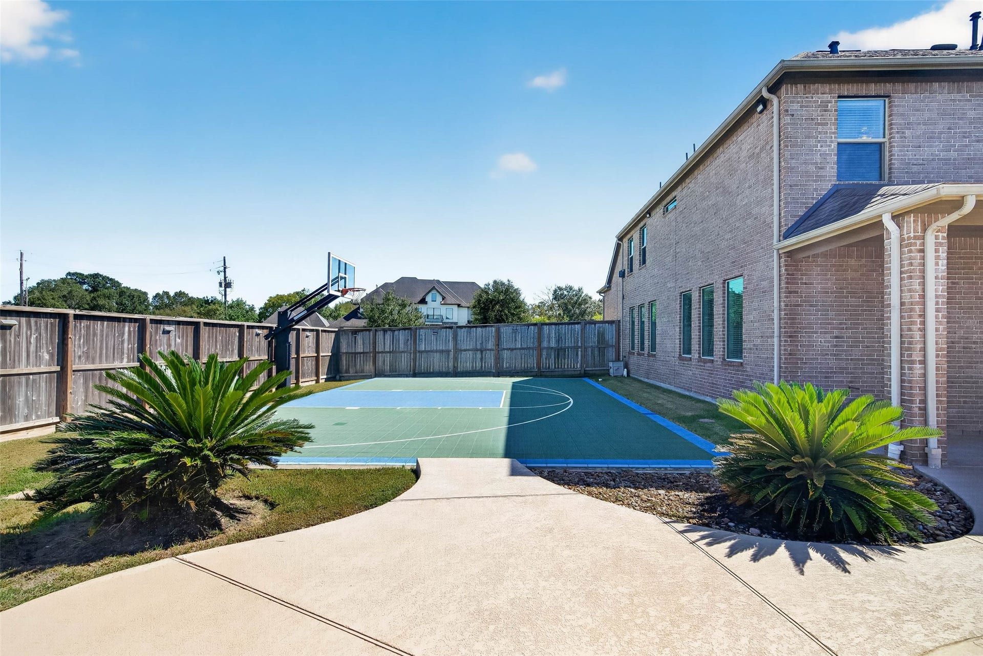 1902 Creekwood Lane, Friendswood, TX 77546 1902 Creekwood Lane, Friendswood, TX 77546