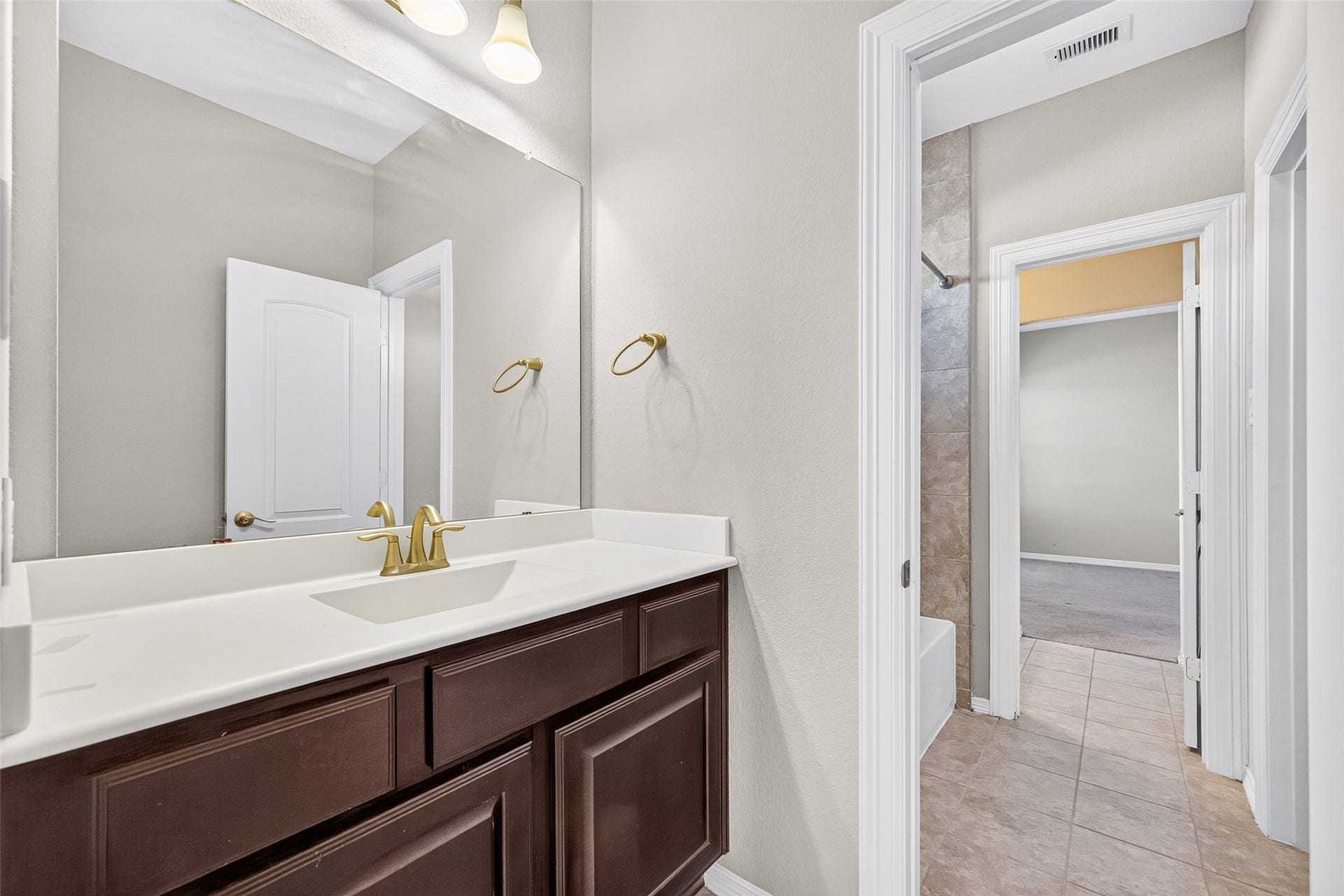 1902 Creekwood Lane, Friendswood, TX 77546 1902 Creekwood Lane, Friendswood, TX 77546