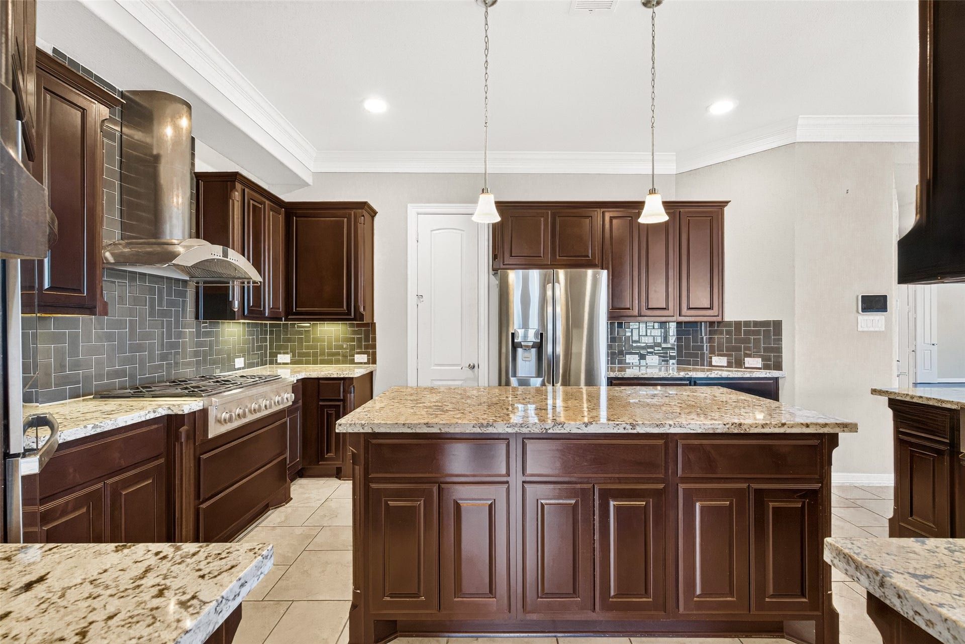 1902 Creekwood Lane, Friendswood, TX 77546 1902 Creekwood Lane, Friendswood, TX 77546